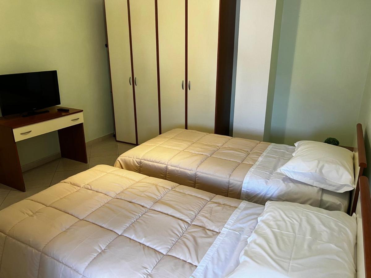 City Central Apartment 2 Тирана Екстер'єр фото